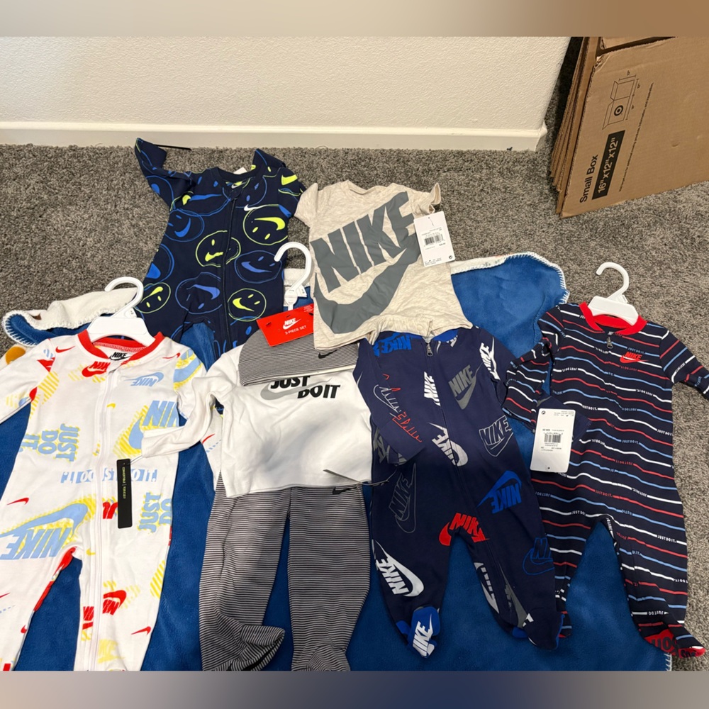 BUNDLE  OF 7- Nike White Black Yellow Red Infant Hat